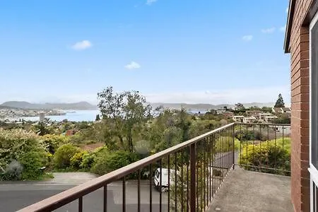 Lovely 2 Bed Home With Views Hobart Сasa de vacaciones