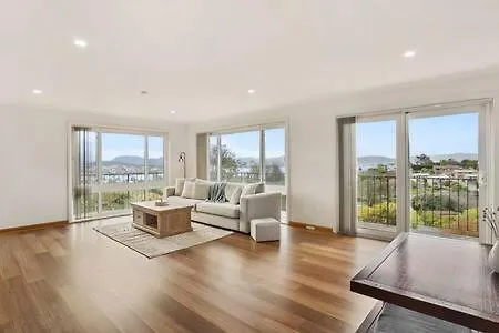 Lovely 2 Bed Home With Views Hobart Сasa de vacaciones