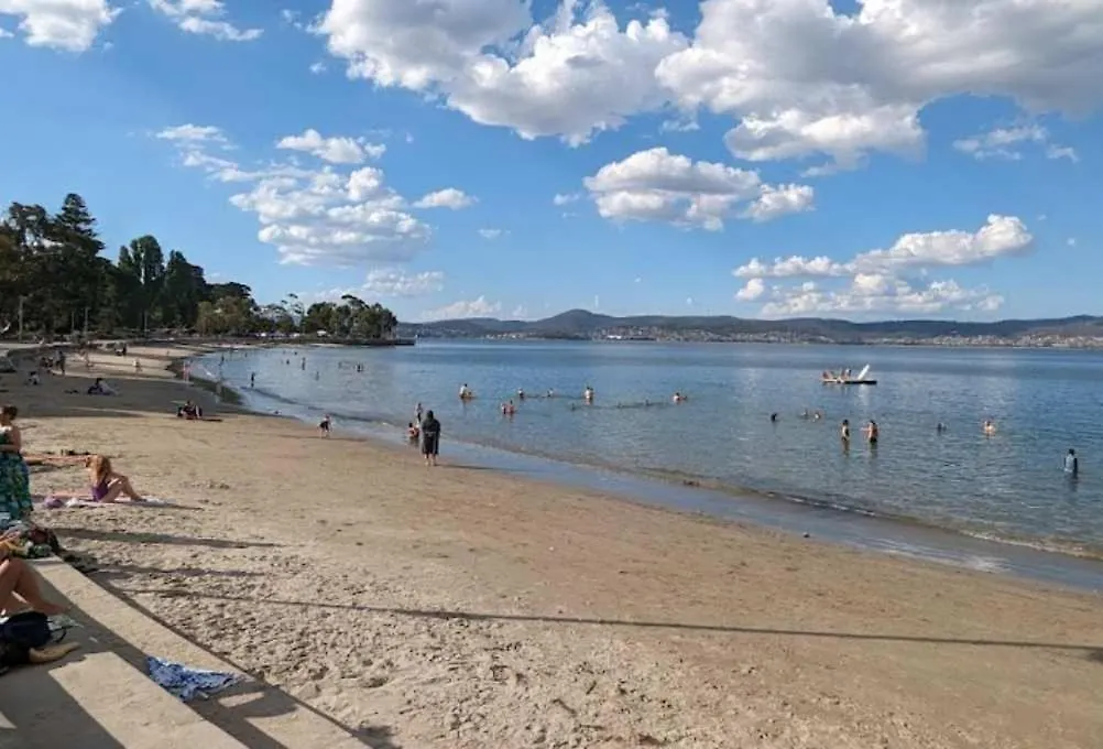 Holiday home Lovely 2 Bed Home With Views Hobart